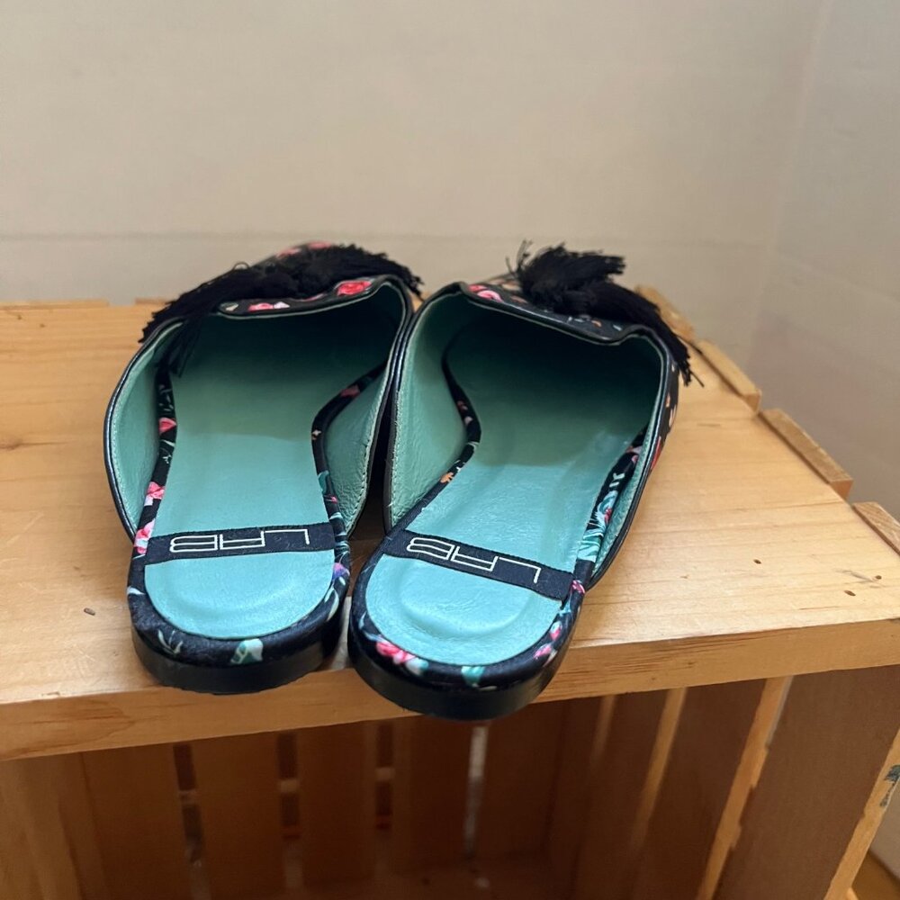 Floral Tasseled Anthropologie LAB Size 38 8 Black Pointed Toe Slides Flats Mules - Picture 4 of 15